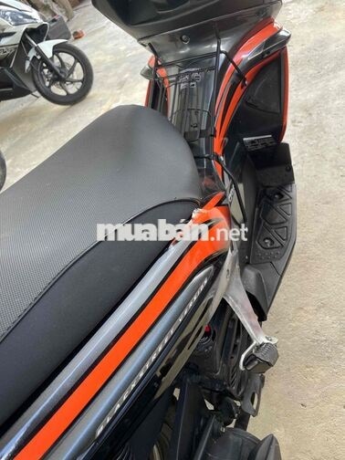 Honda Air Blade Cam đen