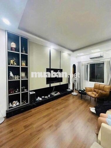 Cho thuê nhà riêng Văn Cao, 30m² x 5 tầng, gần oto chỉ 12 triệu/tháng