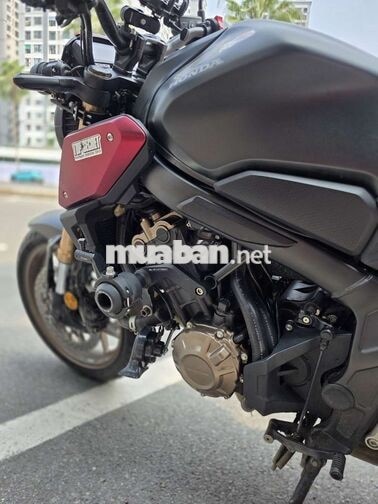 Honda CB650R 2022 màu đen nhám