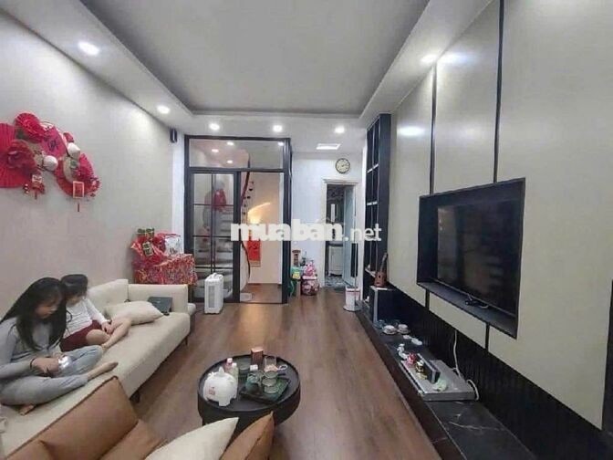 Cho thuê nhà riêng Văn Cao, 30m² x 5 tầng, gần oto chỉ 12 triệu/tháng