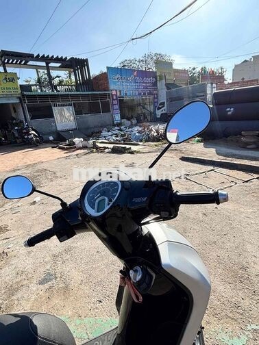 Yamaha Janus màu bạc