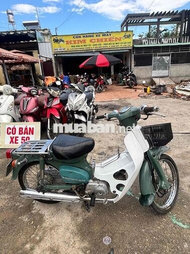Honda Super Cub 81 50cc màu Xanh
