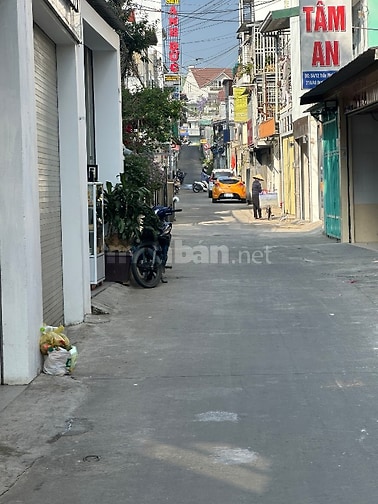BÁN KHÁCH SẠN NGAY TRUNG TÂM ĐÀ LẠT
