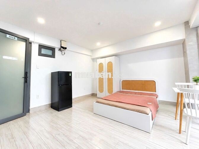 Cho thuê lại căn hộ nội thất đầy đủ cửa sổ ban công
