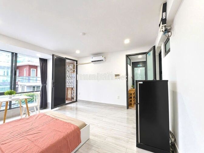 Cho thuê lại căn hộ nội thất đầy đủ cửa sổ ban công