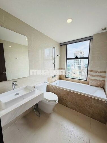 Cho thuê căn 3PN Saigon Royal  - 114m² Full NT, nhà trống 45 triệu