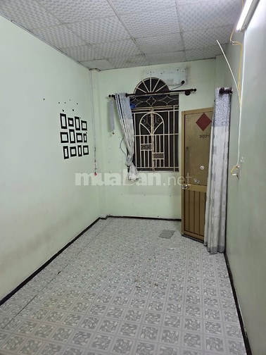 Nhà 3 tầng yên tĩnh gần chợ Phú Nhuận, trường các cấp: dọn vào ở ngay