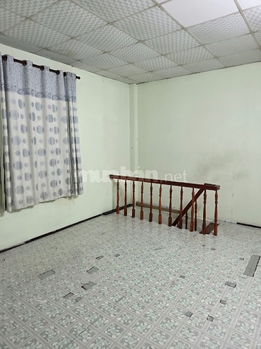 Nhà 3 tầng yên tĩnh gần chợ Phú Nhuận, trường các cấp: dọn vào ở ngay