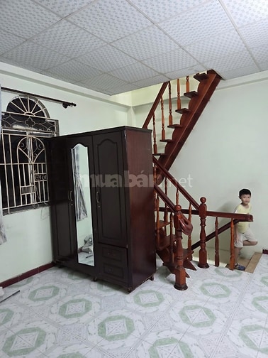 Nhà 3 tầng yên tĩnh gần chợ Phú Nhuận, trường các cấp: dọn vào ở ngay