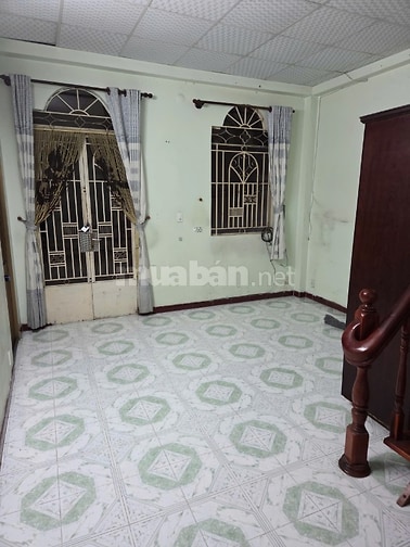 Nhà 3 tầng yên tĩnh gần chợ Phú Nhuận, trường các cấp: dọn vào ở ngay