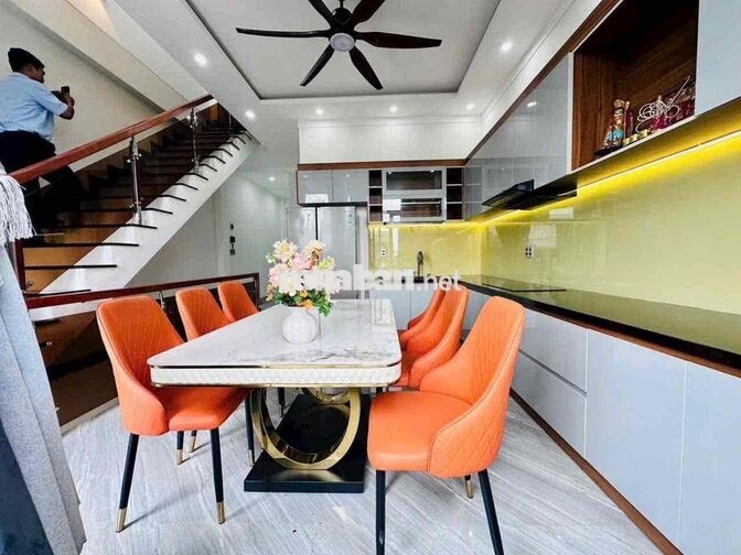 NHÀ GẦN TRƯỜNG HOÀNG VIỆT - HẺM 127 NGUYỄN HỮU THẤU