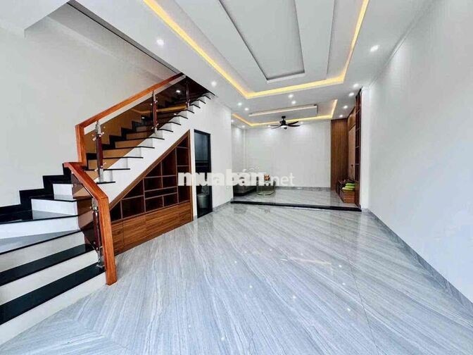 NHÀ GẦN TRƯỜNG HOÀNG VIỆT - HẺM 127 NGUYỄN HỮU THẤU