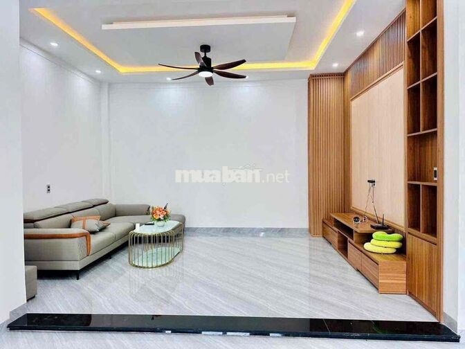 NHÀ GẦN TRƯỜNG HOÀNG VIỆT - HẺM 127 NGUYỄN HỮU THẤU
