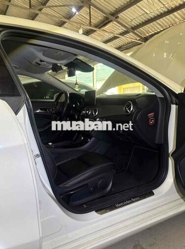 Mercedes-Benz CLA 200 Trắng 60000