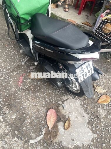 Honda Air Blade trắng đen