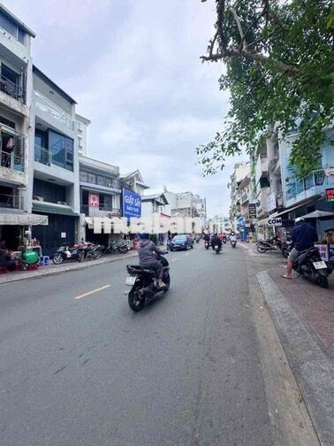 Nhà căn góc,CN= 80m2 mặt tiền hẻm 28(3m),Huỳnh Văn bánh,HCM