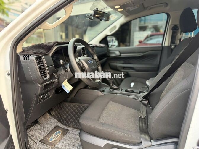Ford Ranger 2025 XLS AT Trắng