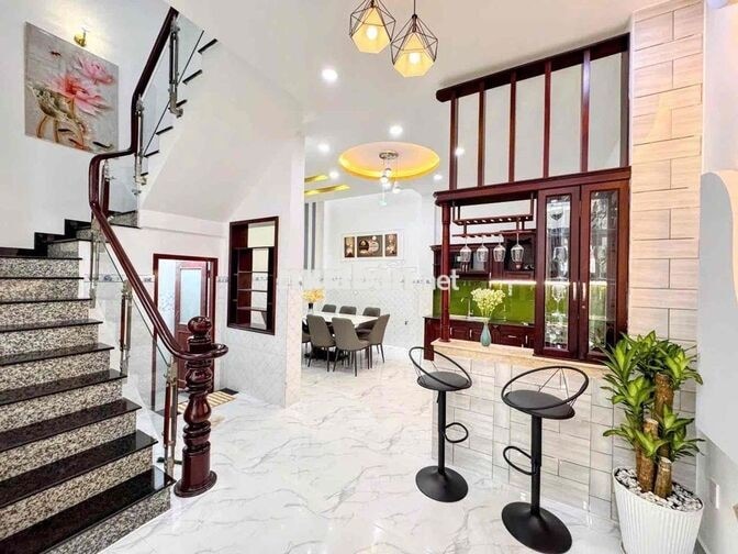 Bán Biệt Thự Mặt tiền Bình Long 6x17m 3 tầng 5pn lớn không lộ giới ful