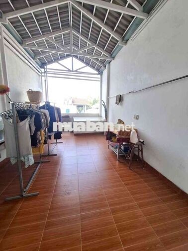 NHÀ ĐẸP 6 TẦNG — GẦN LẠC LONG QUÂN HÒA BÌNH 4x17.5m 