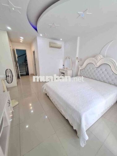 NHÀ ĐẸP 6 TẦNG — GẦN LẠC LONG QUÂN HÒA BÌNH 4x17.5m 