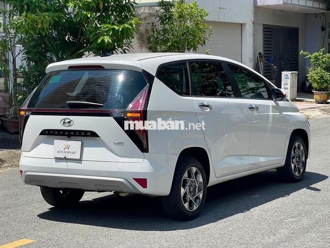 Hyundai Stargazer 2022 1.5AT Bản Cao Cấp 6 Ghế VIP