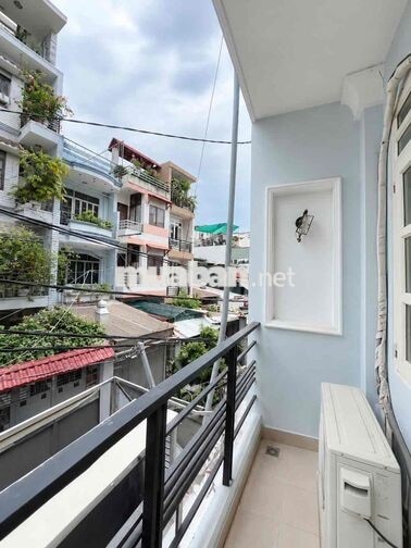 STUDIO BAN CÔNG SIÊU RỘNG NGAY CHỢ BÀ CHIỂU