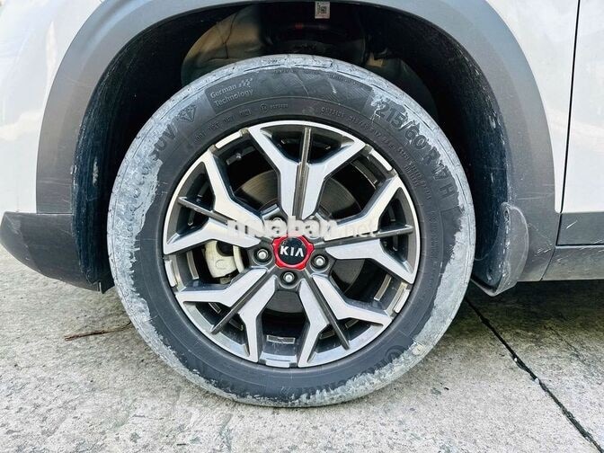 Kia Seltos 2021 1.4 Deluxe 17.000 km Trắng