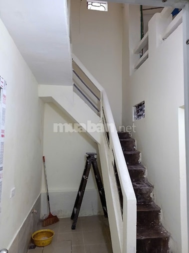 Chính chủ cho thuê cả nhà riêng 31m2, 2 tầng, ngõ 381, phố Bạch Mai