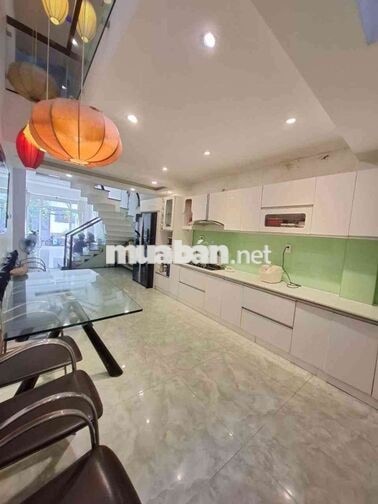 NHÀ ĐẸP 6 TẦNG — GẦN LẠC LONG QUÂN HÒA BÌNH 4x17.5m 