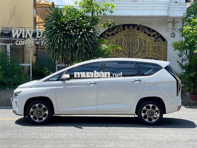 Hyundai Stargazer 2022 1.5AT Bản Cao Cấp 6 Ghế VIP