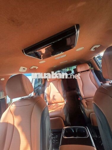 Kia Carnival 7 chỗ Xăng Tự động Trắng