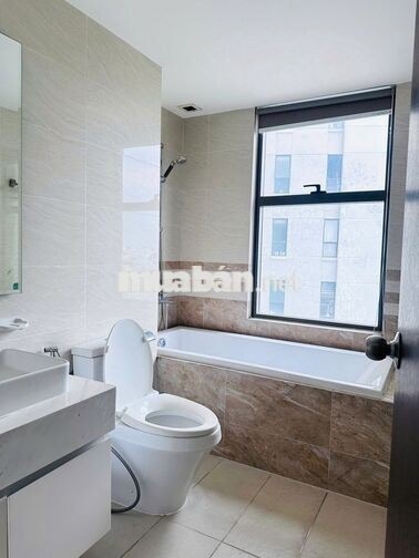 Cho thuê căn 3PN SaiGon Royal - 114m² Full NT, nhà trống 35tr/th
