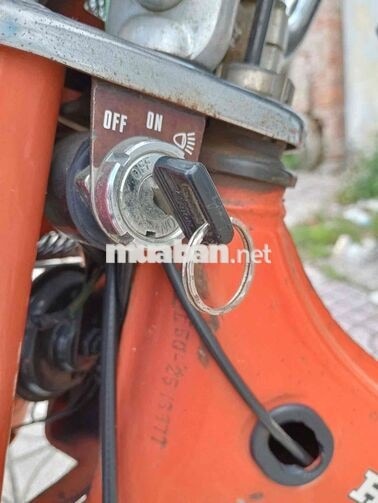 Honda Chaly 50cc màu cam có sẵn đề