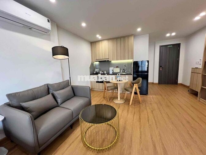 CHO THUÊ CĂN HỘ STUDIO BALCONY 40m2 FULL TIỆN NGHI CAO CẤP GIÁP QUẬN 1