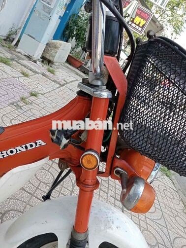 Honda Chaly 50cc màu cam có sẵn đề