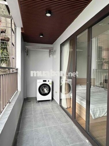 CHO THUÊ CĂN HỘ STUDIO BALCONY 40m2 FULL TIỆN NGHI CAO CẤP GIÁP QUẬN 1