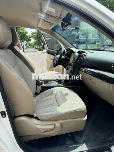 KIA SORENTO 2018AT XĂNG 7 CHỔ