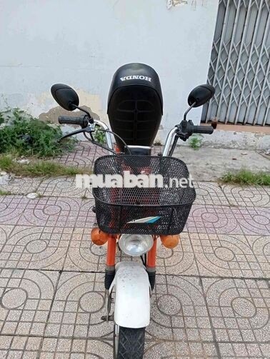 Honda Chaly 50cc màu cam có sẵn đề