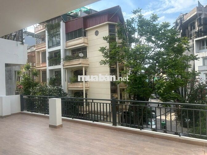 Cho thuê mặt bằng kinh doanh mới, vị trí đẹp, ô tô tránh