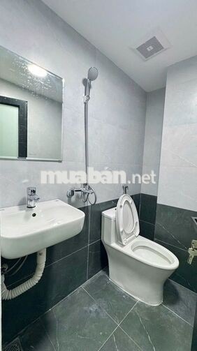 Cho thuê TT Bộ Thủy Sản phố Kim Mã 100m², 3PN chỉ 13,5 triệu/tháng
