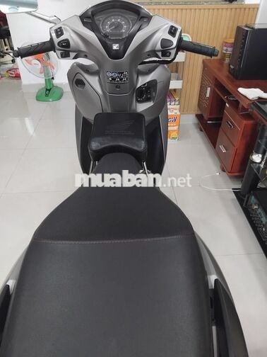 Honda Lead Đặc biệt màu Bạc