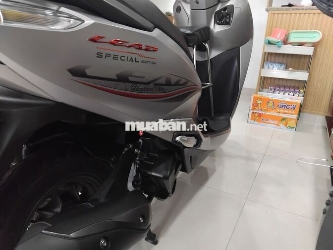 Honda Lead Đặc biệt màu Bạc