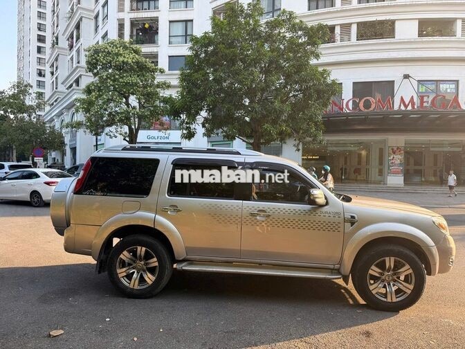 Ford Everest Limited 2.5L 4x2 AT 2011