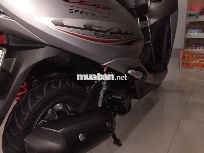 Honda Lead Đặc biệt màu Bạc