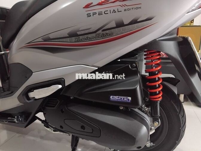 Honda Lead Đặc biệt màu Bạc