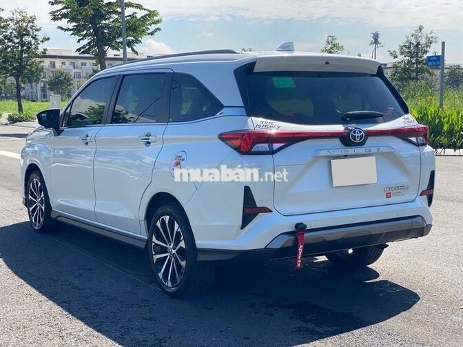 Toyota Veloz 2025 TOP 28.000km Trắng full hãng