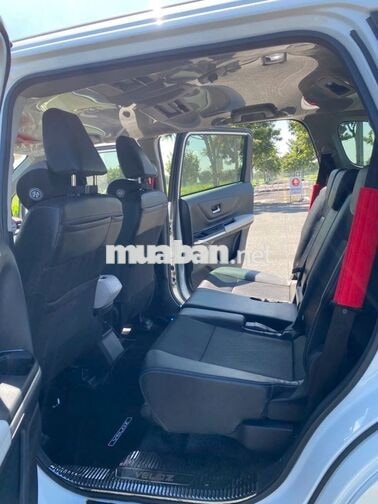 Toyota Veloz 2025 TOP 28.000km Trắng full hãng