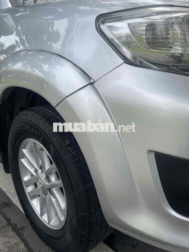 Toyota Fortuner 2012 mẫu mới 2013 xăng 1 cầu
