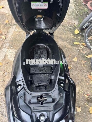 Honda Air Blade 125 vàng đen
