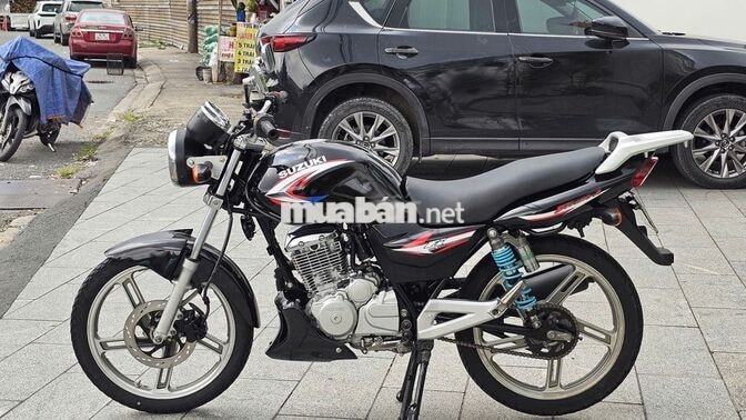 Suzuki EN150 2013 màu đen